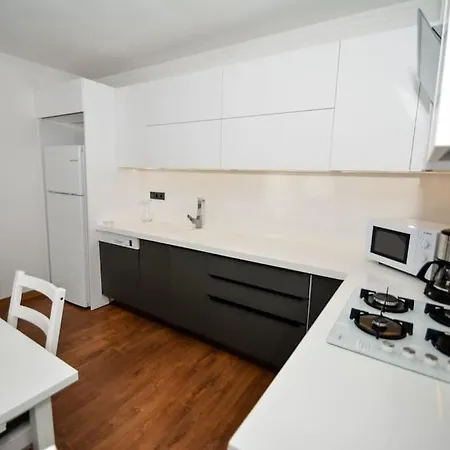 Appartement 300m To 2 Bedroom Upstairs Flat With Pool B2 - Yeni Duenya