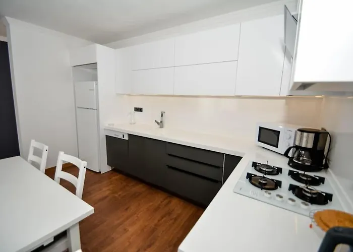 아파트 300m To 2 Bedroom Upstairs Flat With Pool B2 - Yeni Dunya
