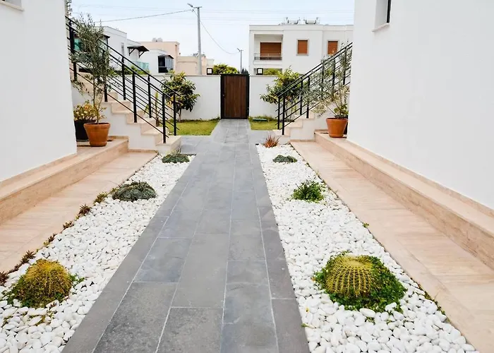 Διαμέρισμα 300m To 2 Bedroom Upstairs Flat With Pool B2 - Yeni Duenya *