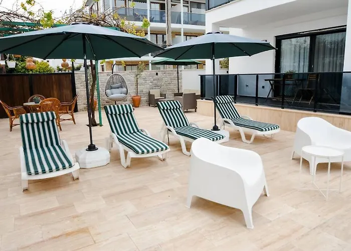 300m To 2 Bedroom Upstairs Flat With Pool B2 - Yeni Dunya Lägenhet
