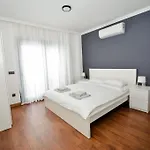 300m To 2 Bedroom Upstairs Flat With Pool B2 - Yeni Dunya Lejlighed *
