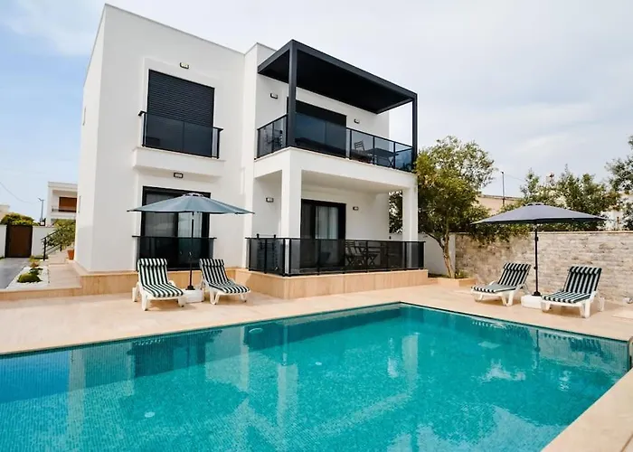 300m To 2 Bedroom Upstairs Flat With Pool B2 - Yeni Dunya Daire Bodrum