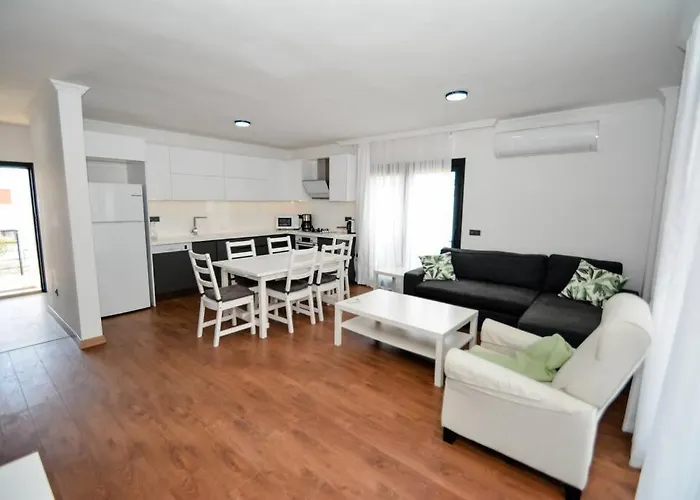 300m To 2 Bedroom Upstairs Flat With Pool B2 - Yeni Duenya * Bodrum