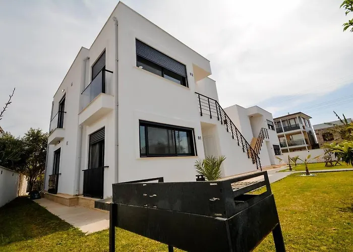 300m To 2 Bedroom Upstairs Flat With Pool B2 - Yeni Dunya Bodrum