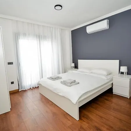 300m To 2 Bedroom Upstairs Flat With Pool B2 - Yeni Dunya Apartament *