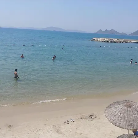 Lejlighed 300m To 2 Bedroom Upstairs Flat With Pool - Yeni Duenya B2 *