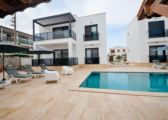 Apartmán 300m To 2 Bedroom Upstairs Flat With Pool B2 - Yeni Duenya *